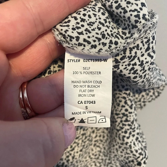 Black and white animal print short sleeved shirt with butterfly sleeves size S - Picture 4 of 5